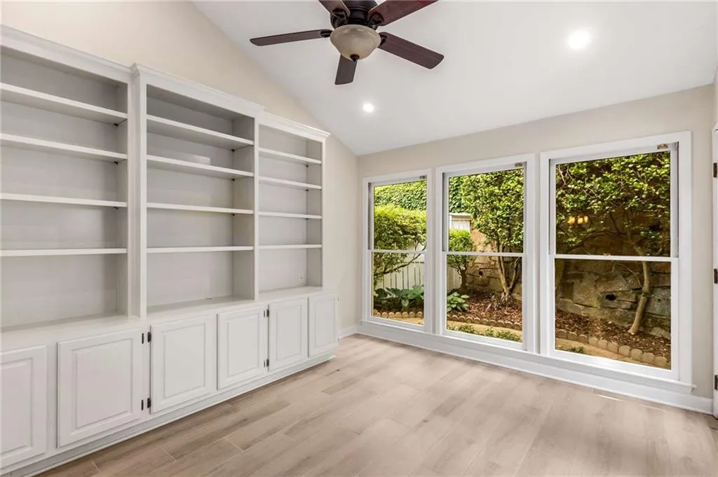 12 Waterford Court, Atlanta, Georgia 30328, 2 Bedrooms Bedrooms, ,2 BathroomsBathrooms,Residential,Sold,12 Waterford Court,7403733