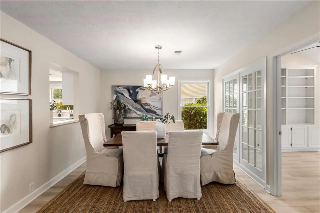 12 Waterford Court, Atlanta, Georgia 30328, 2 Bedrooms Bedrooms, ,2 BathroomsBathrooms,Residential,Sold,12 Waterford Court,7403733