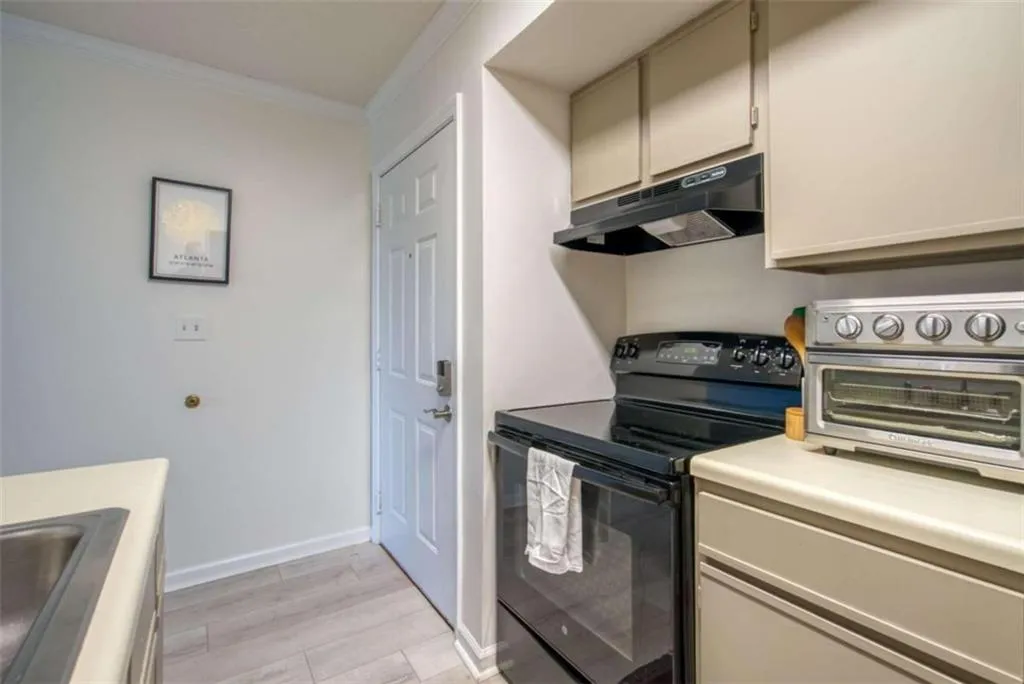 795 Hammond Unit 811, Sandy Springs, Georgia 30328, 1 Bedroom Bedrooms, ,1 BathroomBathrooms,Residential,Sold,795 Hammond Unit 811,6936190