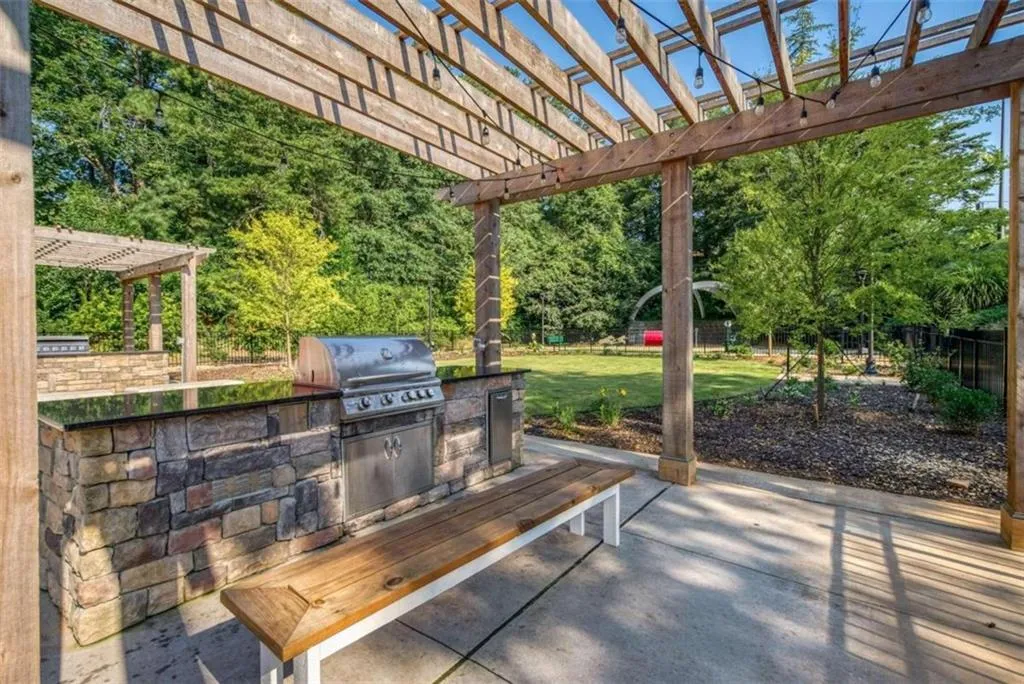 795 Hammond Unit 811, Sandy Springs, Georgia 30328, 1 Bedroom Bedrooms, ,1 BathroomBathrooms,Residential,Sold,795 Hammond Unit 811,6936190