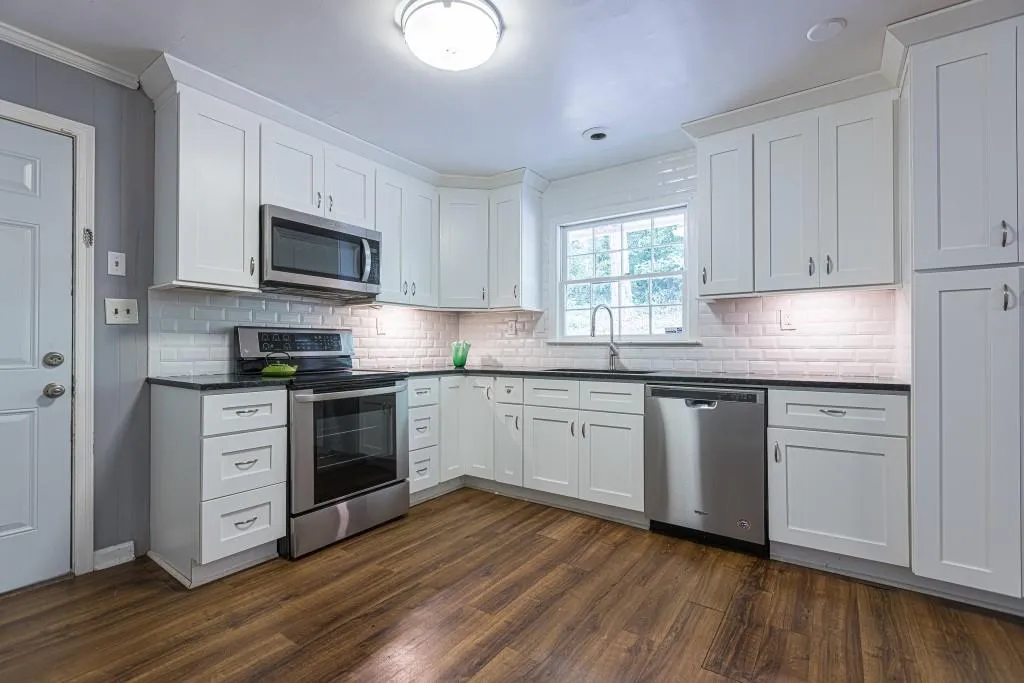 2383 Northside Parkway Nw, Atlanta, Georgia 30327, 3 Bedrooms Bedrooms, ,2 BathroomsBathrooms,Residential,Sold,2383 Northside Parkway Nw,7073870