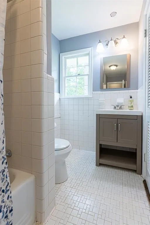 2383 Northside Parkway Nw, Atlanta, Georgia 30327, 3 Bedrooms Bedrooms, ,2 BathroomsBathrooms,Residential,Sold,2383 Northside Parkway Nw,7073870