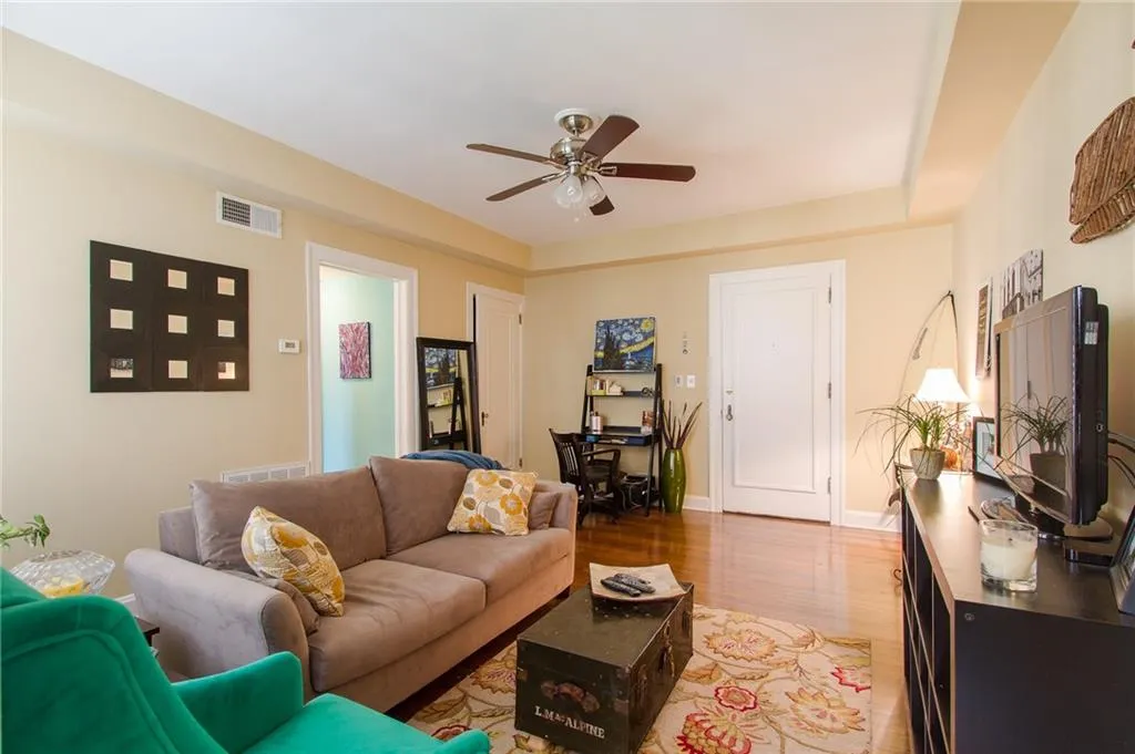 2222 Peachtree Road Nw Unit A5, Atlanta, Georgia 30309, 1 Bedroom Bedrooms, ,1 BathroomBathrooms,Residential,Sold,2222 Peachtree Road Nw Unit A5,5664143