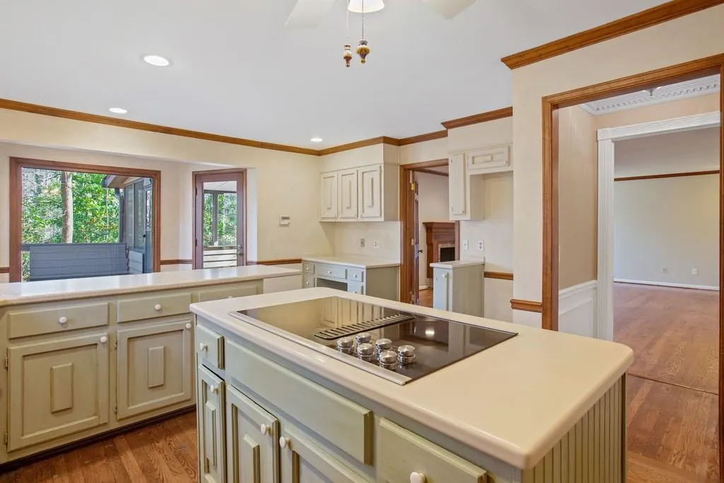 7501 Auden Trail, Sandy Springs, Georgia 30350, 4 Bedrooms Bedrooms, ,3 BathroomsBathrooms,Residential,Sold,7501 Auden Trail,6668342