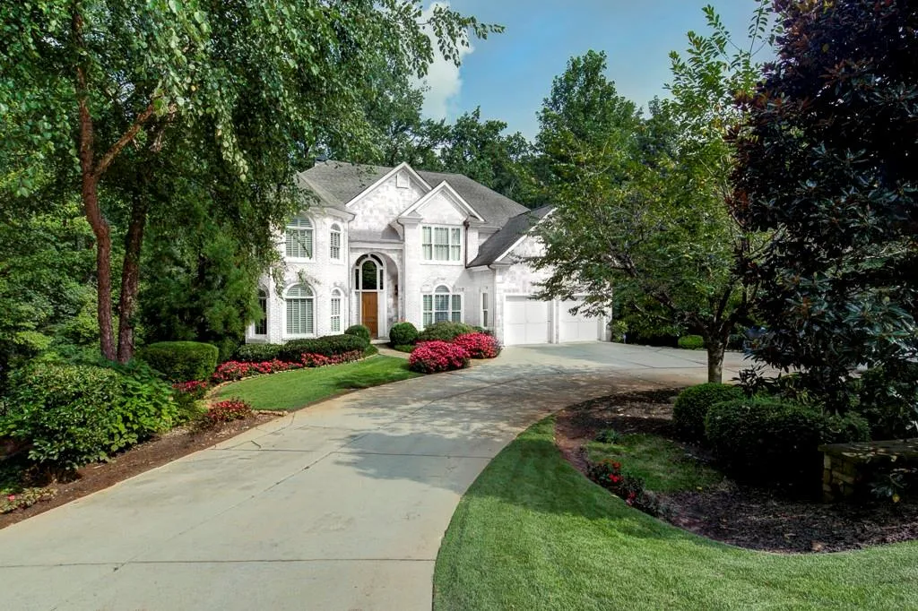 4869 Lake Forrest Drive, Sandy Springs, Georgia 30342, 5 Bedrooms Bedrooms, ,4 BathroomsBathrooms,Residential,Sold,4869 Lake Forrest Drive,6804547