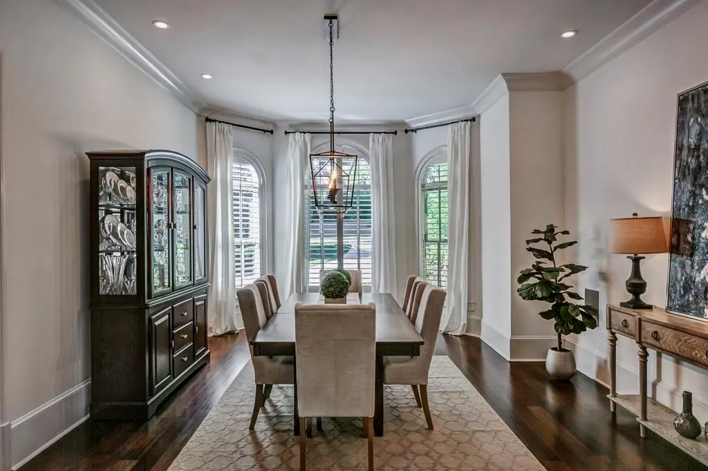 4869 Lake Forrest Drive, Sandy Springs, Georgia 30342, 5 Bedrooms Bedrooms, ,4 BathroomsBathrooms,Residential,Sold,4869 Lake Forrest Drive,6804547