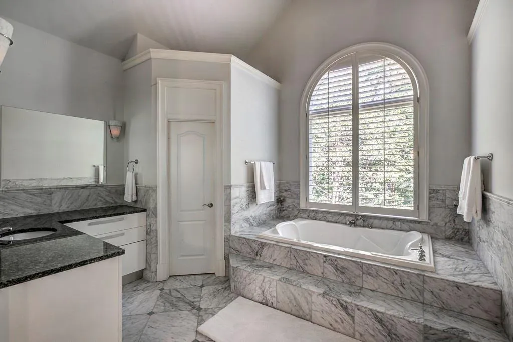 4869 Lake Forrest Drive, Sandy Springs, Georgia 30342, 5 Bedrooms Bedrooms, ,4 BathroomsBathrooms,Residential,Sold,4869 Lake Forrest Drive,6804547