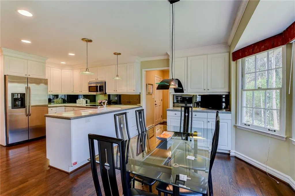 325 Balboa Court, Sandy Springs, Georgia 30342, 5 Bedrooms Bedrooms, ,4 BathroomsBathrooms,Residential,Sold,325 Balboa Court,6864151 325 Balboa Court, Sandy Springs, Georgia 30342, 5 Bedrooms Bedrooms, ,4 BathroomsBathrooms,Residential,Sold,325 Balboa Court,6864151