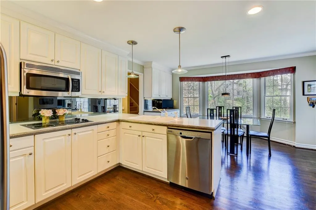 325 Balboa Court, Sandy Springs, Georgia 30342, 5 Bedrooms Bedrooms, ,4 BathroomsBathrooms,Residential,Sold,325 Balboa Court,6864151 325 Balboa Court, Sandy Springs, Georgia 30342, 5 Bedrooms Bedrooms, ,4 BathroomsBathrooms,Residential,Sold,325 Balboa Court,6864151