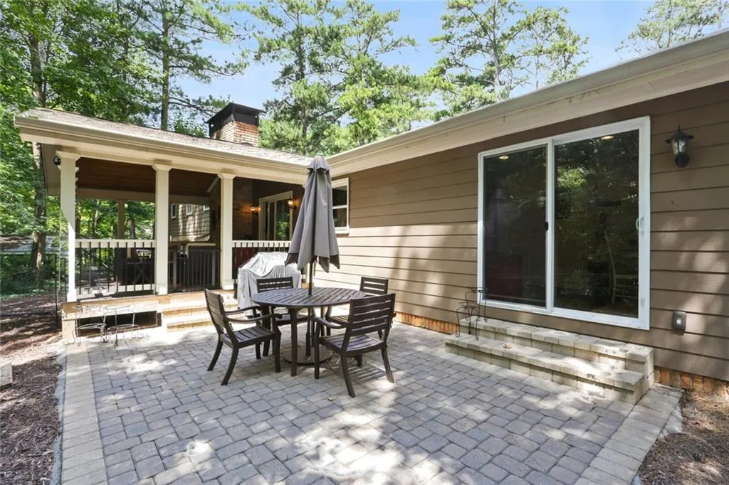 591 Dalrymple Road, Atlanta, Georgia 30328, 5 Bedrooms Bedrooms, ,3 BathroomsBathrooms,Residential,Sold,591 Dalrymple Road,6608271