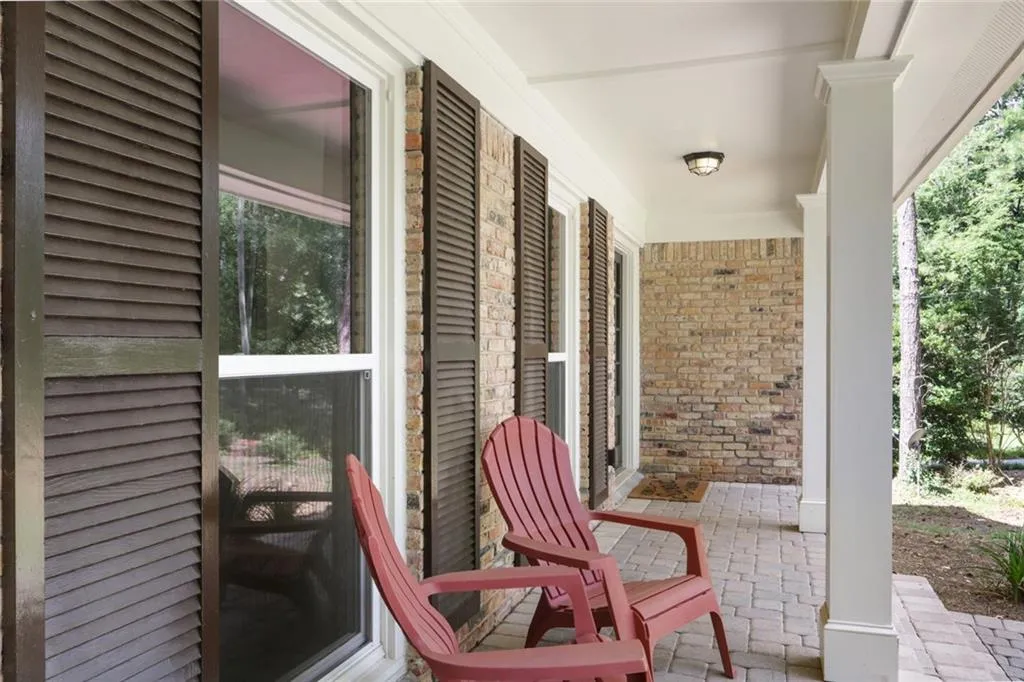 591 Dalrymple Road, Atlanta, Georgia 30328, 5 Bedrooms Bedrooms, ,3 BathroomsBathrooms,Residential,Sold,591 Dalrymple Road,6608271