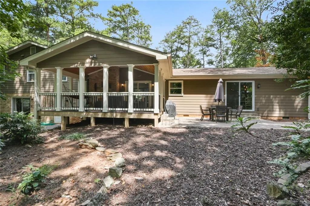 591 Dalrymple Road, Atlanta, Georgia 30328, 5 Bedrooms Bedrooms, ,3 BathroomsBathrooms,Residential,Sold,591 Dalrymple Road,6608271