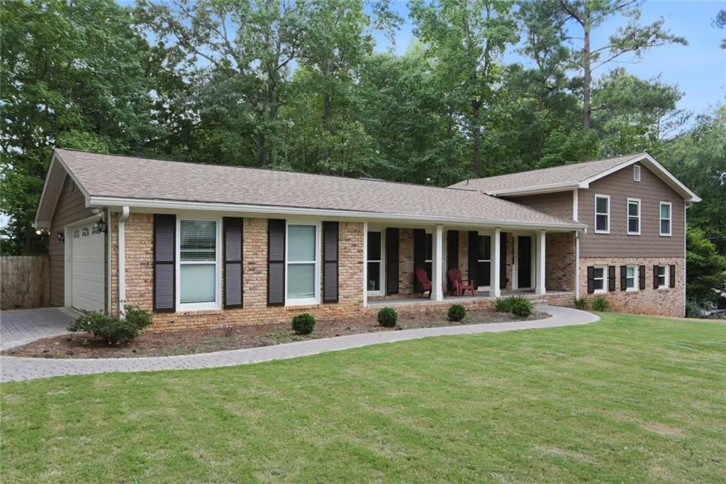 591 Dalrymple Road, Atlanta, Georgia 30328, 5 Bedrooms Bedrooms, ,3 BathroomsBathrooms,Residential,Sold,591 Dalrymple Road,6608271