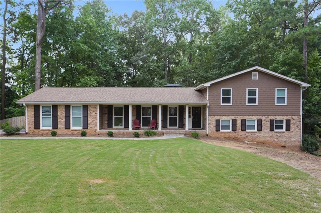 591 Dalrymple Road, Atlanta, Georgia 30328, 5 Bedrooms Bedrooms, ,3 BathroomsBathrooms,Residential,Sold,591 Dalrymple Road,6608271