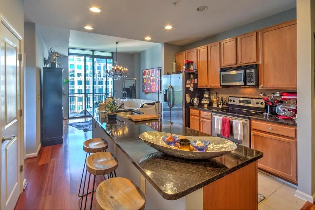 3040 Peachtree Road Nw Unit 1814, Atlanta, Georgia 30305, 1 Bedroom Bedrooms, ,1 BathroomBathrooms,Residential,Sold,3040 Peachtree Road Nw Unit 1814,5764995