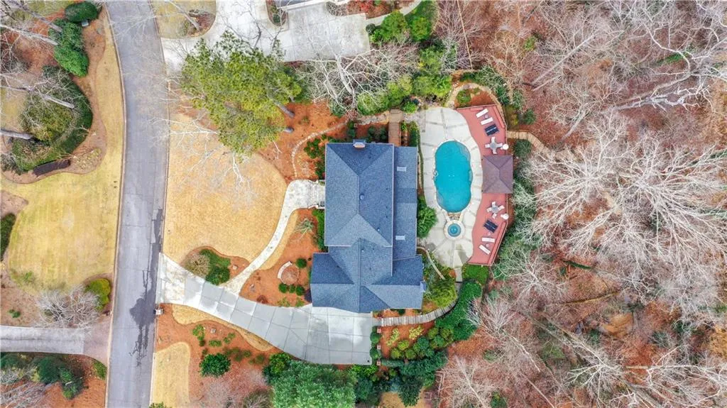 1635 Lazy River Lane, Sandy Springs, Georgia 30350, 5 Bedrooms Bedrooms, ,5 BathroomsBathrooms,Residential,Sold,1635 Lazy River Lane,6828507