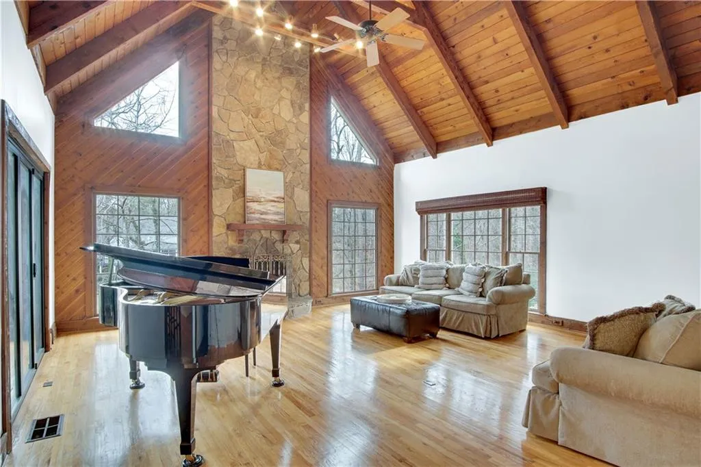 1635 Lazy River Lane, Sandy Springs, Georgia 30350, 5 Bedrooms Bedrooms, ,5 BathroomsBathrooms,Residential,Sold,1635 Lazy River Lane,6828507