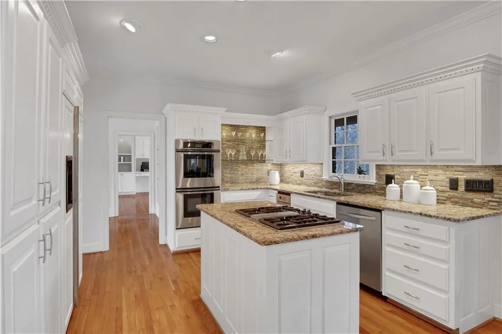 1635 Lazy River Lane, Sandy Springs, Georgia 30350, 5 Bedrooms Bedrooms, ,5 BathroomsBathrooms,Residential,Sold,1635 Lazy River Lane,6828507
