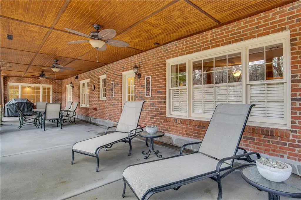 1635 Lazy River Lane, Sandy Springs, Georgia 30350, 5 Bedrooms Bedrooms, ,5 BathroomsBathrooms,Residential,Sold,1635 Lazy River Lane,6828507