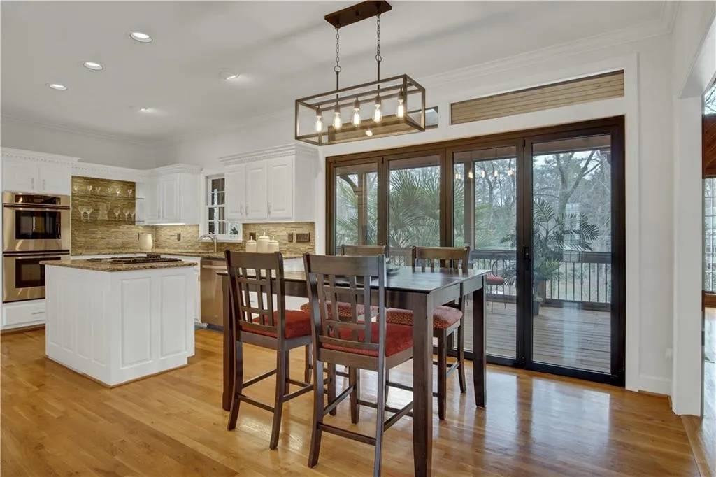 1635 Lazy River Lane, Sandy Springs, Georgia 30350, 5 Bedrooms Bedrooms, ,5 BathroomsBathrooms,Residential,Sold,1635 Lazy River Lane,6828507