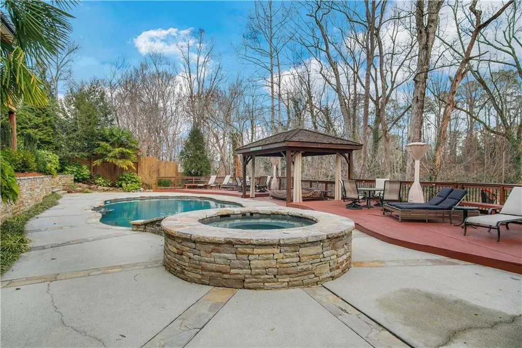 1635 Lazy River Lane, Sandy Springs, Georgia 30350, 5 Bedrooms Bedrooms, ,5 BathroomsBathrooms,Residential,Sold,1635 Lazy River Lane,6828507