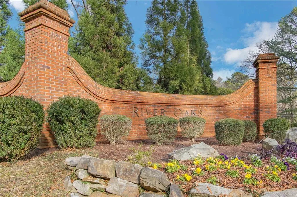 1635 Lazy River Lane, Sandy Springs, Georgia 30350, 5 Bedrooms Bedrooms, ,5 BathroomsBathrooms,Residential,Sold,1635 Lazy River Lane,6828507