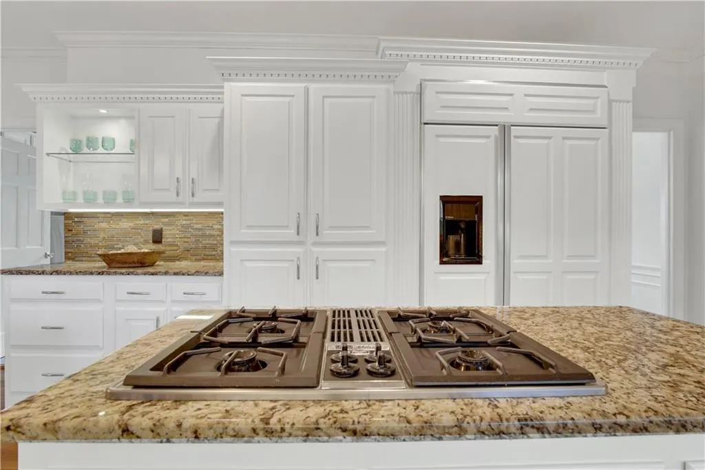 1635 Lazy River Lane, Sandy Springs, Georgia 30350, 5 Bedrooms Bedrooms, ,5 BathroomsBathrooms,Residential,Sold,1635 Lazy River Lane,6828507