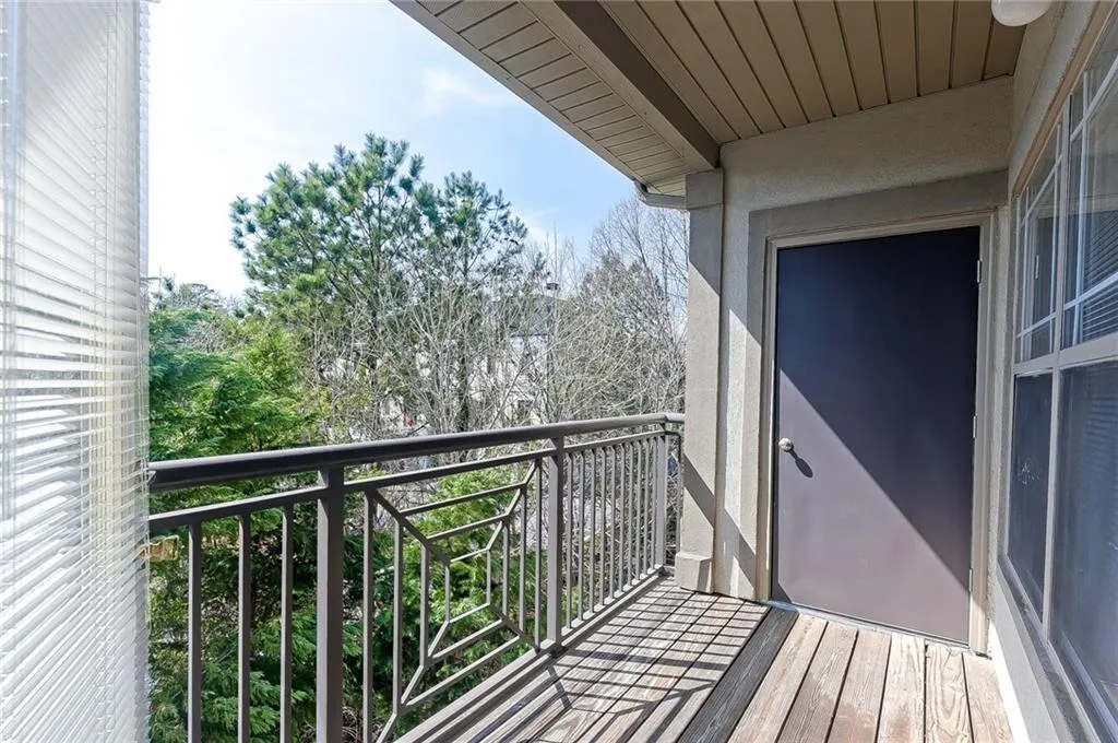 5559 Glenridge Drive Unit 1402, Atlanta, Georgia 30342, 2 Bedrooms Bedrooms, ,2 BathroomsBathrooms,Residential,Sold,5559 Glenridge Drive Unit 1402,5978771
