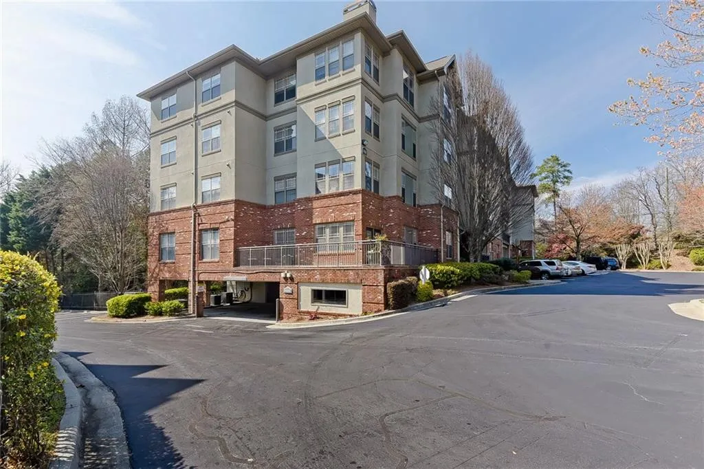 5559 Glenridge Drive Unit 1402, Atlanta, Georgia 30342, 2 Bedrooms Bedrooms, ,2 BathroomsBathrooms,Residential,Sold,5559 Glenridge Drive Unit 1402,5978771