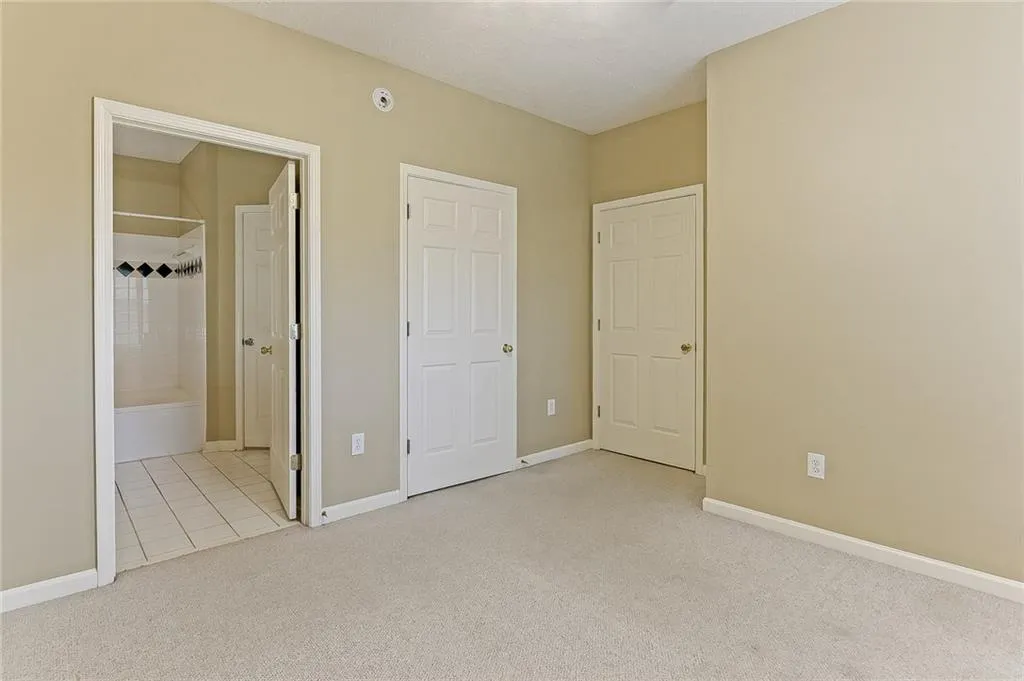 5559 Glenridge Drive Unit 1402, Atlanta, Georgia 30342, 2 Bedrooms Bedrooms, ,2 BathroomsBathrooms,Residential,Sold,5559 Glenridge Drive Unit 1402,5978771