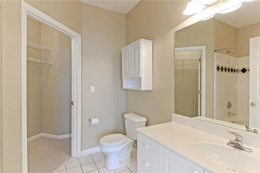 5559 Glenridge Drive Unit 1402, Atlanta, Georgia 30342, 2 Bedrooms Bedrooms, ,2 BathroomsBathrooms,Residential,Sold,5559 Glenridge Drive Unit 1402,5978771