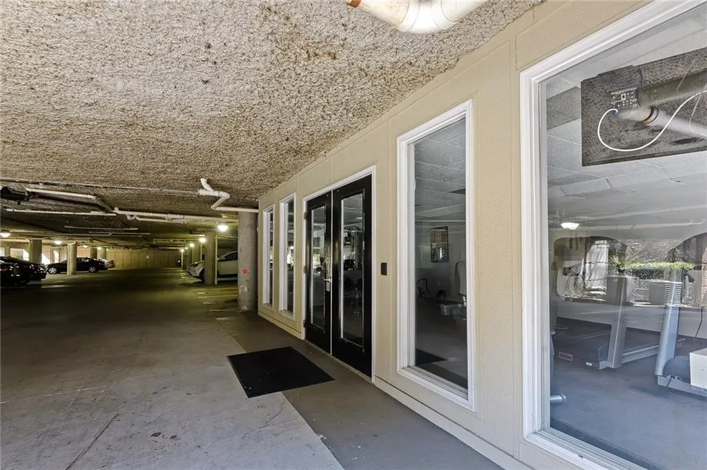 5559 Glenridge Drive Unit 1402, Atlanta, Georgia 30342, 2 Bedrooms Bedrooms, ,2 BathroomsBathrooms,Residential,Sold,5559 Glenridge Drive Unit 1402,5978771