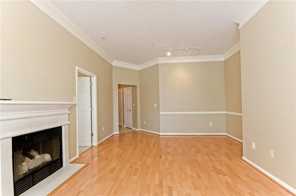 5559 Glenridge Drive Unit 1402, Atlanta, Georgia 30342, 2 Bedrooms Bedrooms, ,2 BathroomsBathrooms,Residential,Sold,5559 Glenridge Drive Unit 1402,5978771