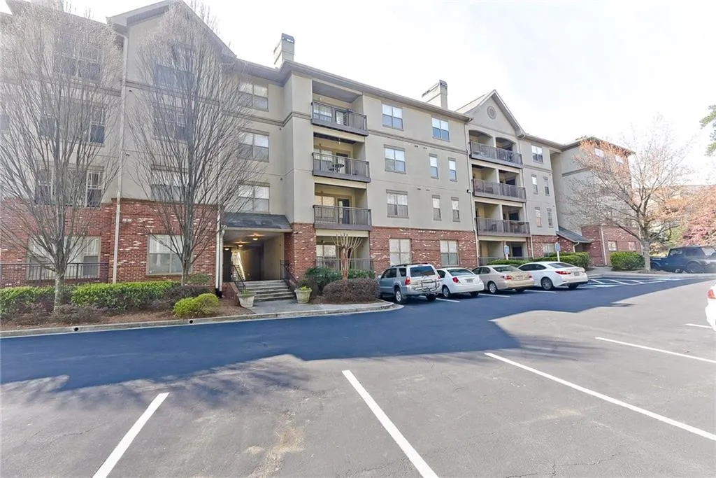 5559 Glenridge Drive Unit 1402, Atlanta, Georgia 30342, 2 Bedrooms Bedrooms, ,2 BathroomsBathrooms,Residential,Sold,5559 Glenridge Drive Unit 1402,5978771