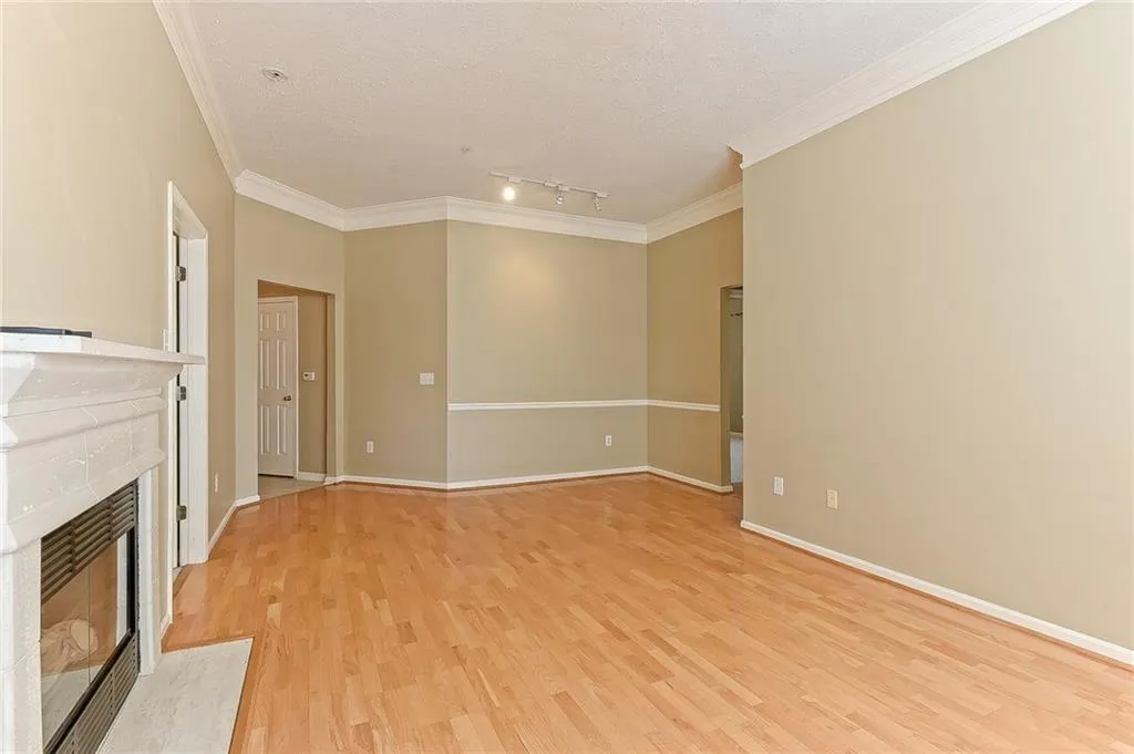 5559 Glenridge Drive Unit 1402, Atlanta, Georgia 30342, 2 Bedrooms Bedrooms, ,2 BathroomsBathrooms,Residential,Sold,5559 Glenridge Drive Unit 1402,5978771