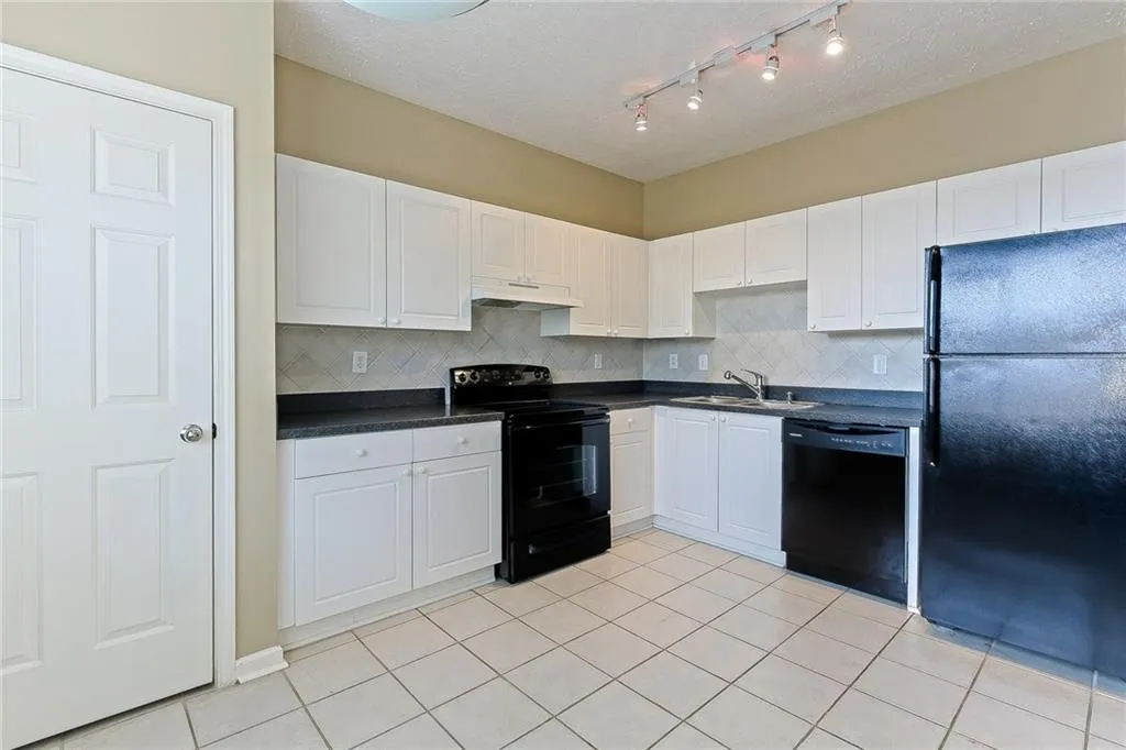 5559 Glenridge Drive Unit 1402, Atlanta, Georgia 30342, 2 Bedrooms Bedrooms, ,2 BathroomsBathrooms,Residential,Sold,5559 Glenridge Drive Unit 1402,5978771