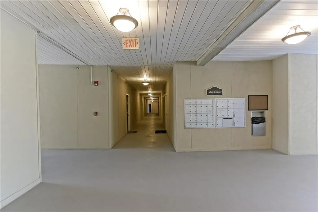 5559 Glenridge Drive Unit 1402, Atlanta, Georgia 30342, 2 Bedrooms Bedrooms, ,2 BathroomsBathrooms,Residential,Sold,5559 Glenridge Drive Unit 1402,5978771
