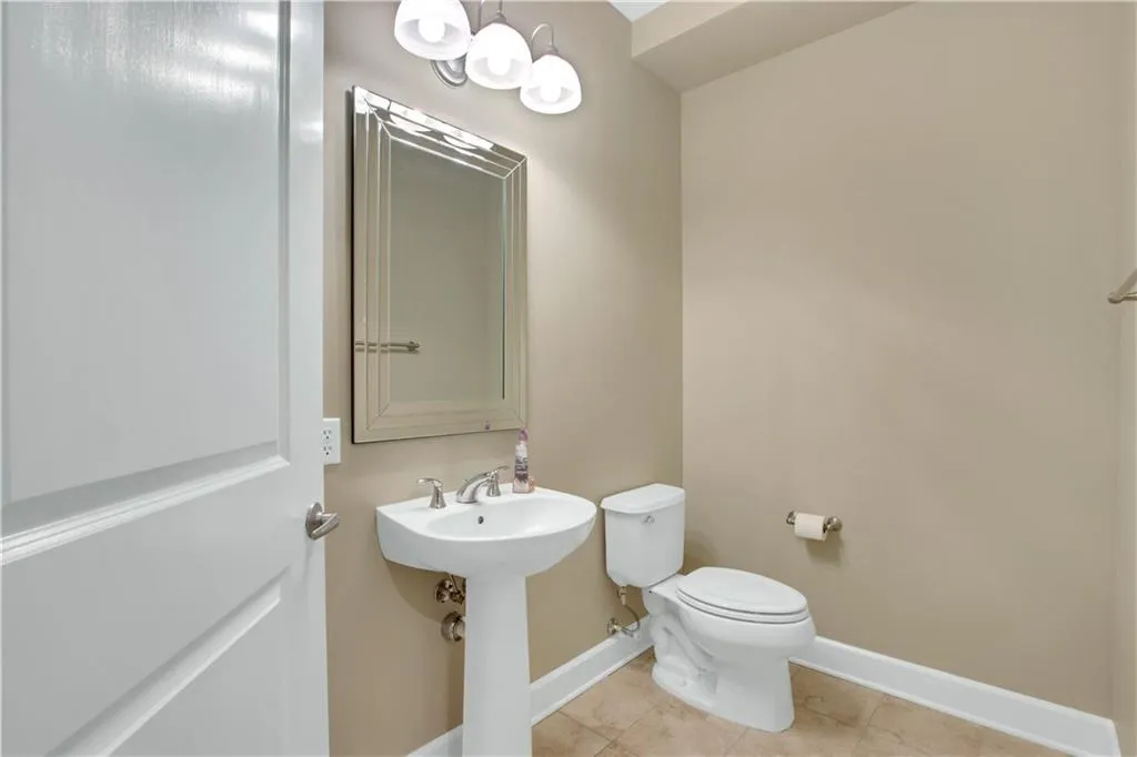 200 River Vista Drive Unit 734, Atlanta, Georgia 30339, 2 Bedrooms Bedrooms, ,2 BathroomsBathrooms,Residential,Sold,200 River Vista Drive Unit 734,6829338