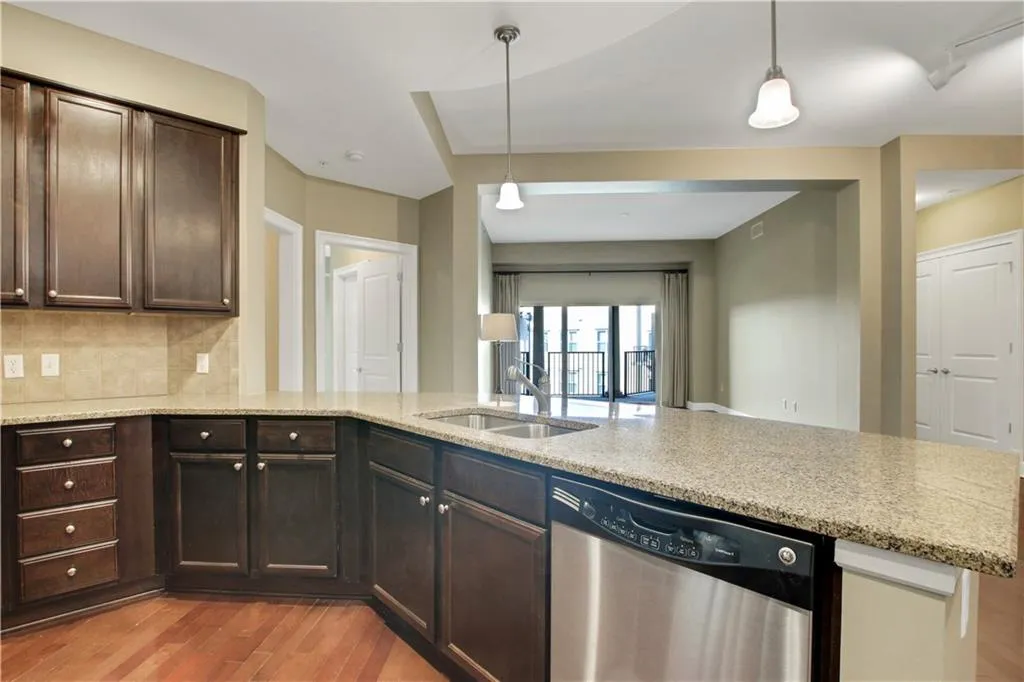 200 River Vista Drive Unit 734, Atlanta, Georgia 30339, 2 Bedrooms Bedrooms, ,2 BathroomsBathrooms,Residential,Sold,200 River Vista Drive Unit 734,6829338