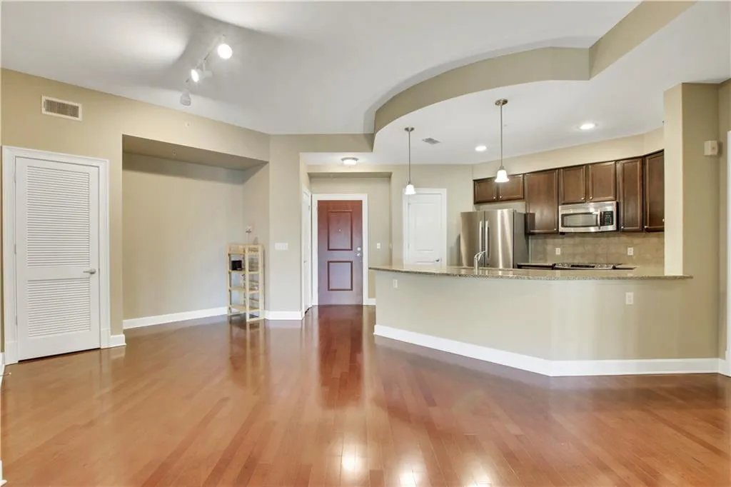 200 River Vista Drive Unit 734, Atlanta, Georgia 30339, 2 Bedrooms Bedrooms, ,2 BathroomsBathrooms,Residential,Sold,200 River Vista Drive Unit 734,6829338