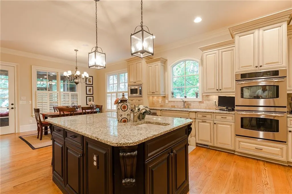 6285 Hunting Creek Road, Atlanta, Georgia 30328, 5 Bedrooms Bedrooms, ,4 BathroomsBathrooms,Residential,Sold,6285 Hunting Creek Road,6535383