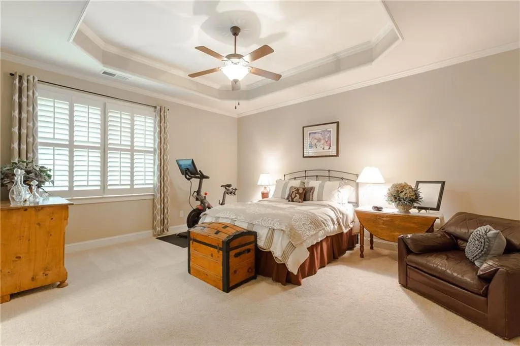 6285 Hunting Creek Road, Atlanta, Georgia 30328, 5 Bedrooms Bedrooms, ,4 BathroomsBathrooms,Residential,Sold,6285 Hunting Creek Road,6535383