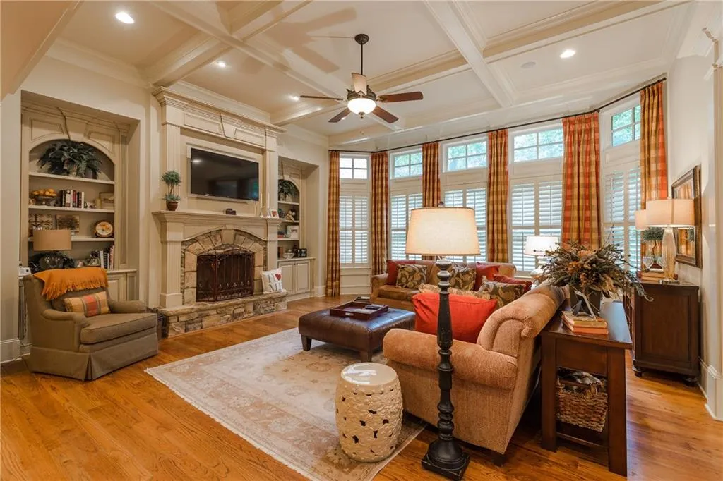 6285 Hunting Creek Road, Atlanta, Georgia 30328, 5 Bedrooms Bedrooms, ,4 BathroomsBathrooms,Residential,Sold,6285 Hunting Creek Road,6535383