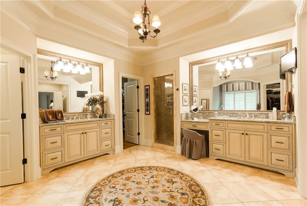 6285 Hunting Creek Road, Atlanta, Georgia 30328, 5 Bedrooms Bedrooms, ,4 BathroomsBathrooms,Residential,Sold,6285 Hunting Creek Road,6535383