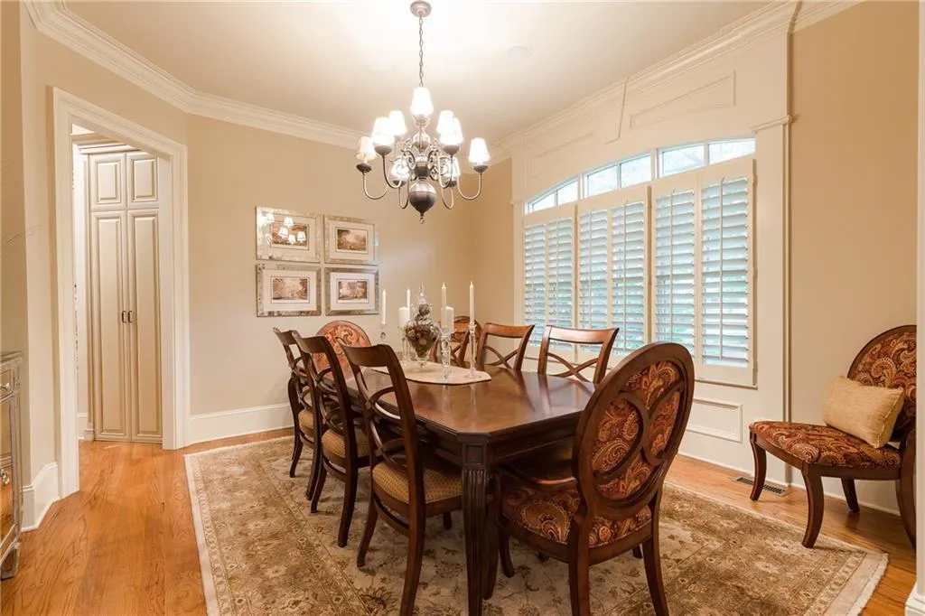 6285 Hunting Creek Road, Atlanta, Georgia 30328, 5 Bedrooms Bedrooms, ,4 BathroomsBathrooms,Residential,Sold,6285 Hunting Creek Road,6535383