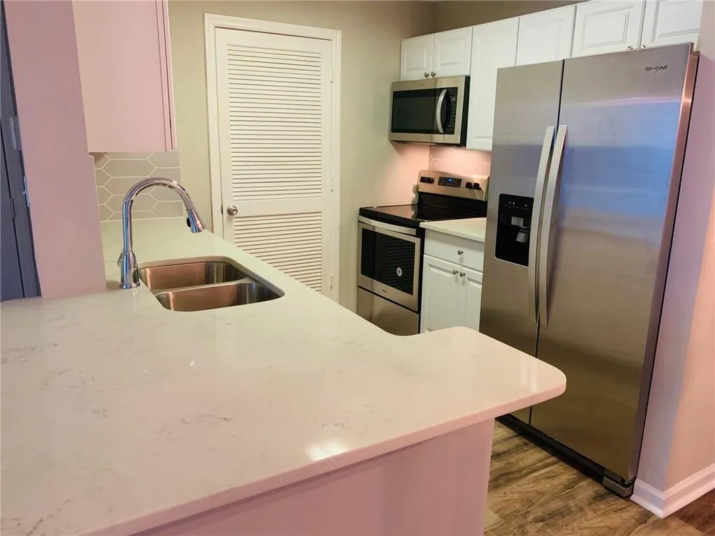 603 Granville Court, Sandy Springs, Georgia 30328, 1 Bedroom Bedrooms, ,1 BathroomBathrooms,Residential,Sold,603 Granville Court,6920950