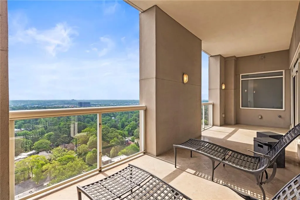 4 spacious balconies add lots of additional space to this already large condo!