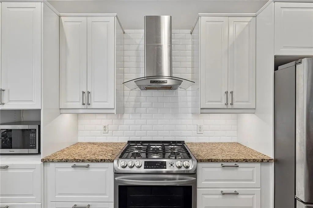 2694 Lenox Road -14, Atlanta, Georgia 30324, 5 Bedrooms Bedrooms, 0 ,4 BathroomsBathrooms,Residential,For Sale,2694 Lenox Road -14,7700489
