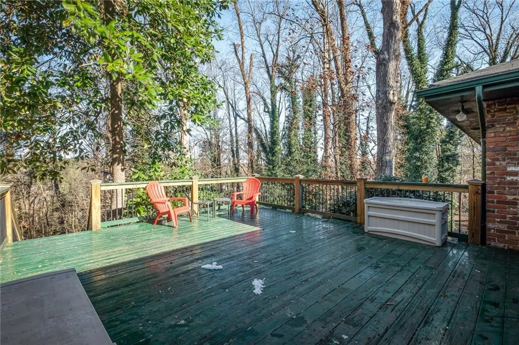 5638 Sherrell Drive, Sandy Springs, Georgia 30342, 4 Bedrooms Bedrooms, ,3 BathroomsBathrooms,Residential,Sold,5638 Sherrell Drive,6992158