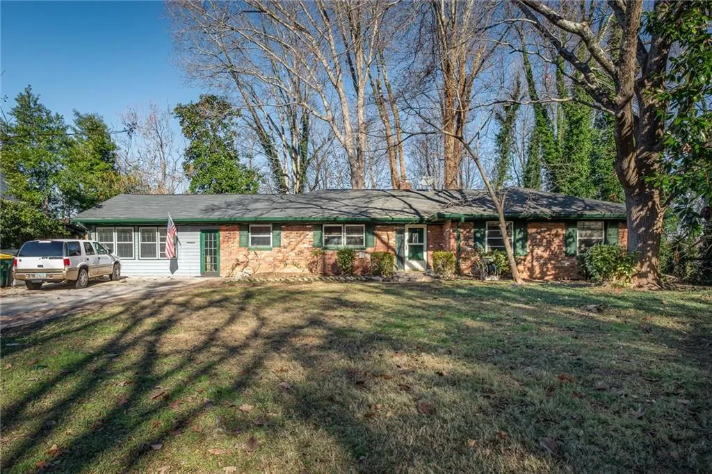 5638 Sherrell Drive, Sandy Springs, Georgia 30342, 4 Bedrooms Bedrooms, ,3 BathroomsBathrooms,Residential,Sold,5638 Sherrell Drive,6992158